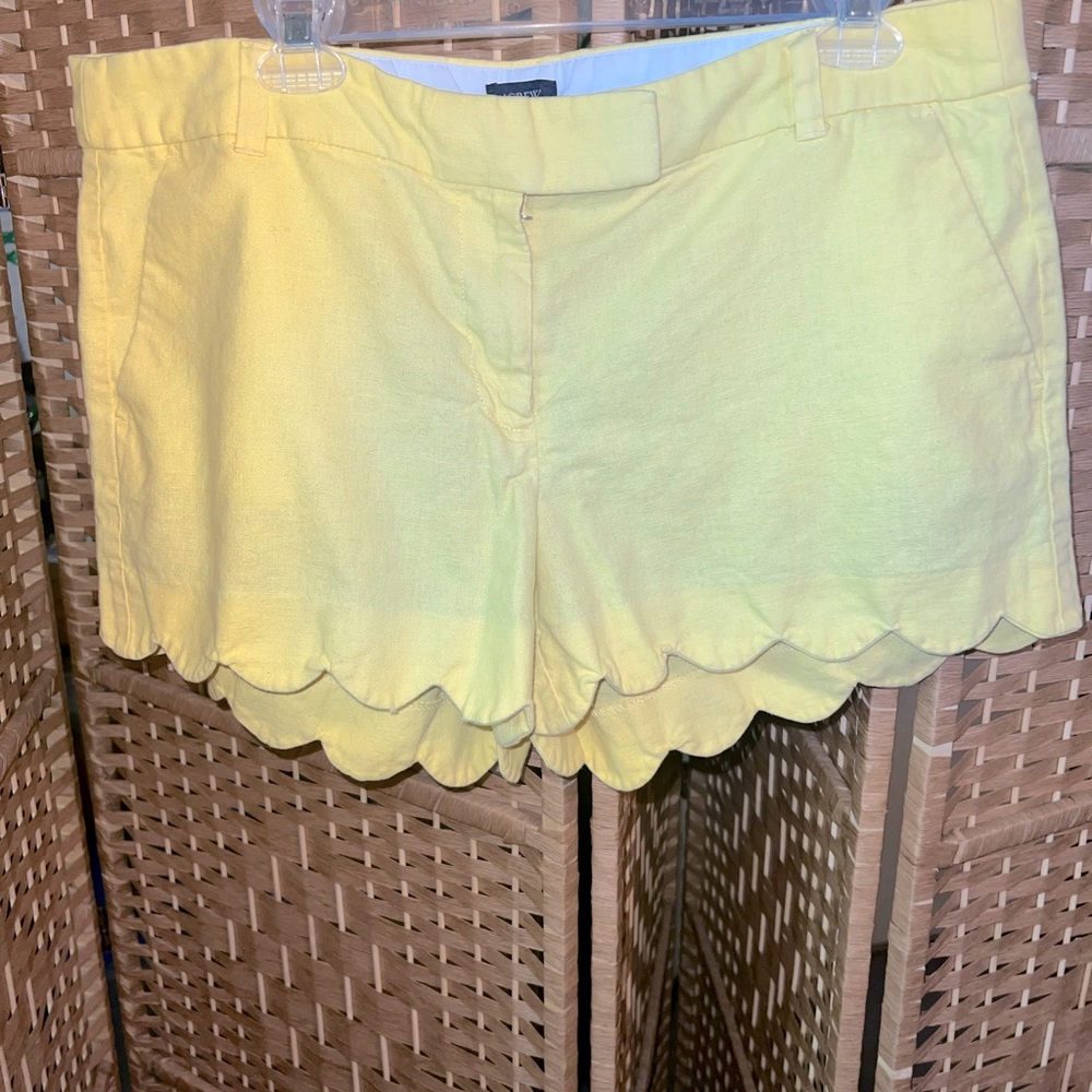 Lace edge cut pastel yellow short shorts are so cute!